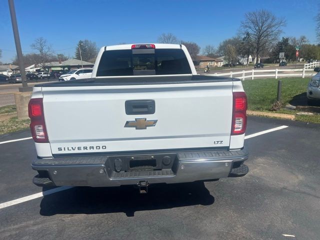 Chevrolet Silverado 1500 Vehicle Full-screen Gallery Image 4