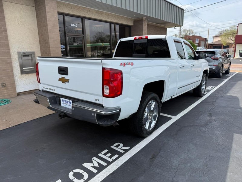 Chevrolet Silverado 1500 Vehicle Full-screen Gallery Image 03