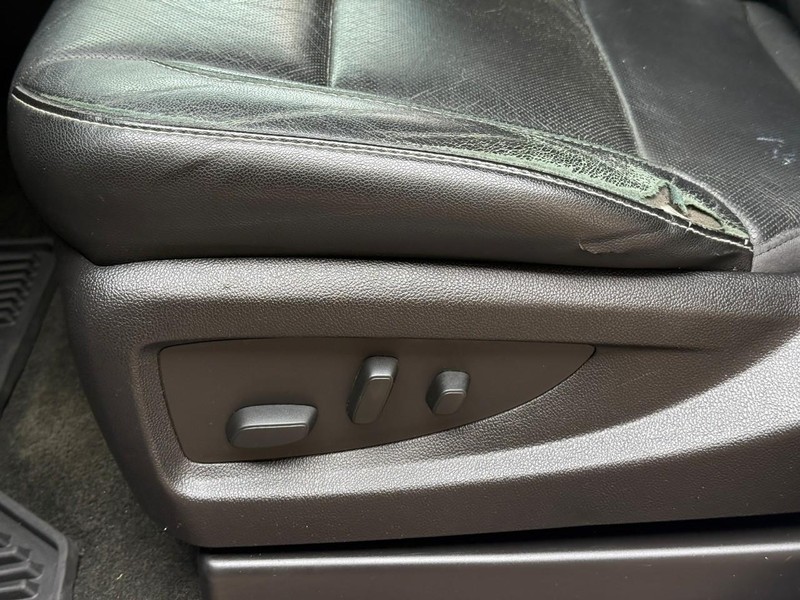 Chevrolet Silverado 1500 Vehicle Full-screen Gallery Image 14