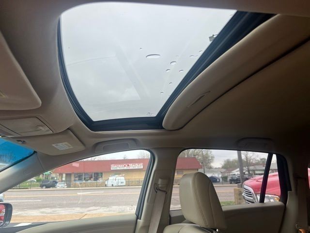 Acura RDX Vehicle Full-screen Gallery Image 07