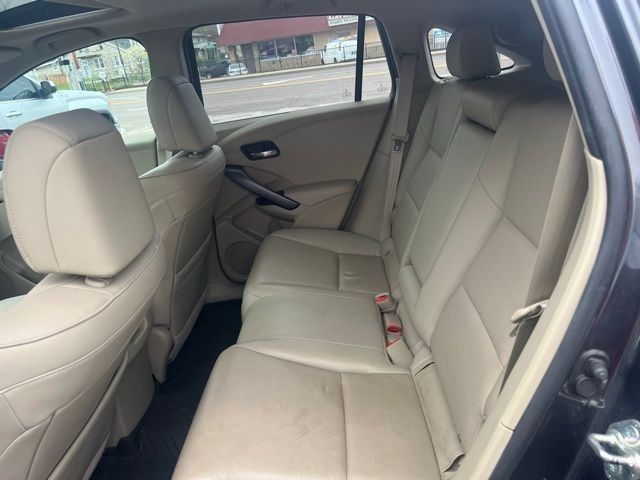 Acura RDX Vehicle Full-screen Gallery Image 09