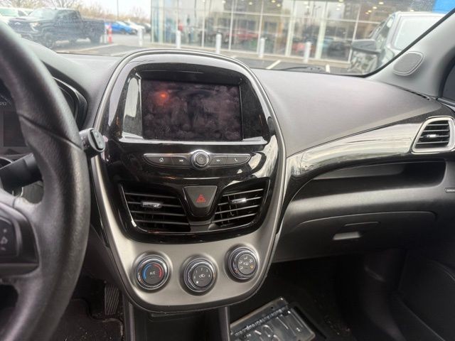 Chevrolet Spark Vehicle Full-screen Gallery Image 14