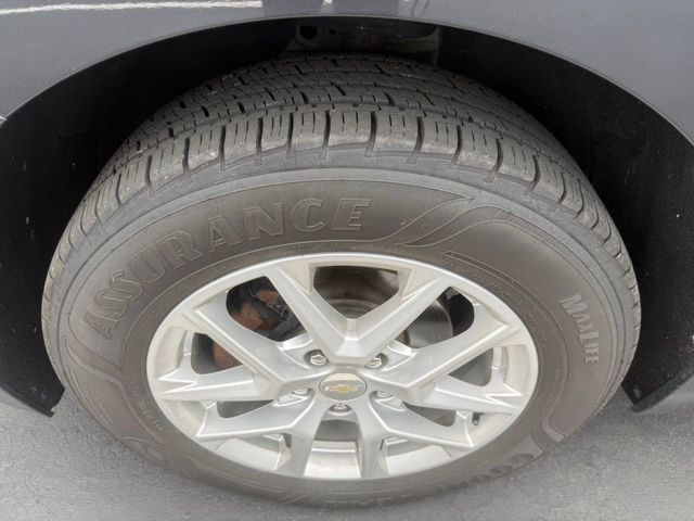 Chevrolet Equinox Vehicle Full-screen Gallery Image 4