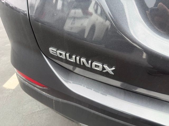 Chevrolet Equinox Vehicle Full-screen Gallery Image 7