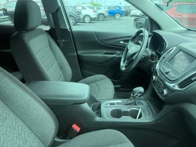 Chevrolet Equinox Vehicle Full-screen Gallery Image 8