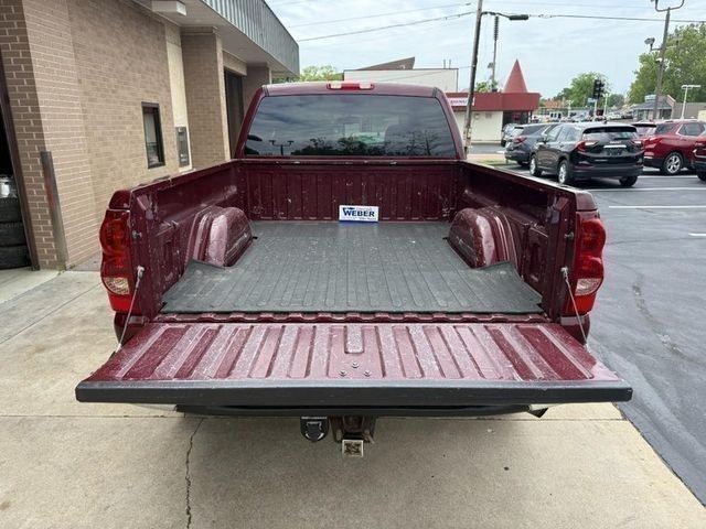 Chevrolet Silverado 2500HD Vehicle Full-screen Gallery Image 6