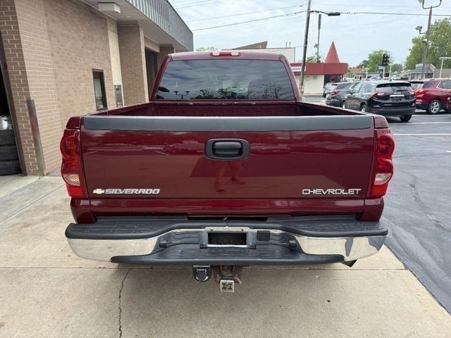 Chevrolet Silverado 2500HD Vehicle Full-screen Gallery Image 7