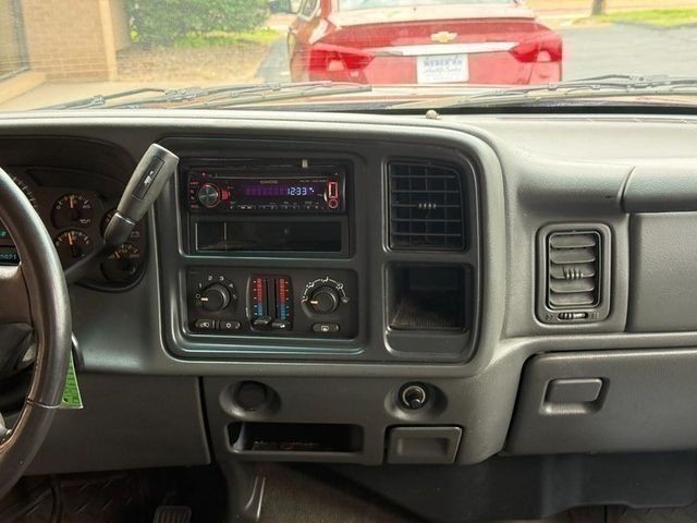 Chevrolet Silverado 2500HD Vehicle Full-screen Gallery Image 13
