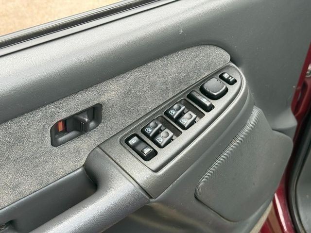 Chevrolet Silverado 2500HD Vehicle Full-screen Gallery Image 15