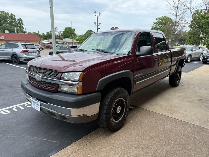 Chevrolet Silverado 2500HD Vehicle Full-screen Gallery Image 8