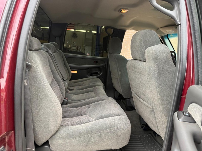 Chevrolet Silverado 2500HD Vehicle Full-screen Gallery Image 10