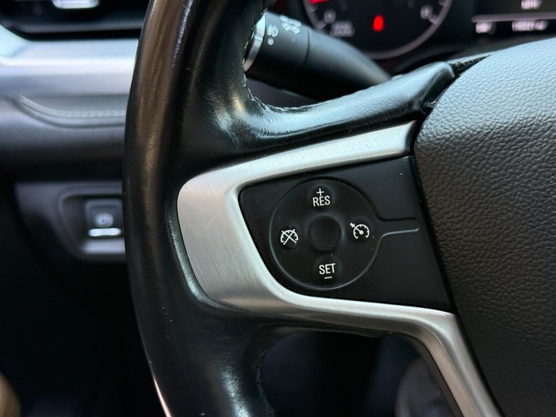 GMC Acadia Vehicle Full-screen Gallery Image 20