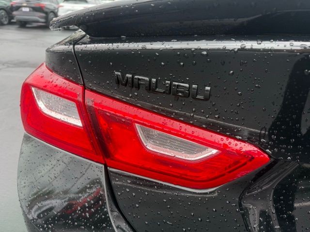 Chevrolet Malibu Vehicle Full-screen Gallery Image 7