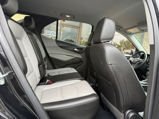 Chevrolet Equinox Vehicle Full-screen Gallery Image 11