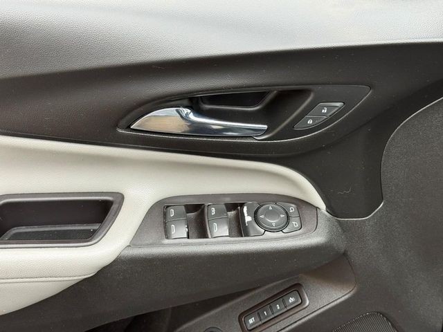 Chevrolet Equinox Vehicle Full-screen Gallery Image 16
