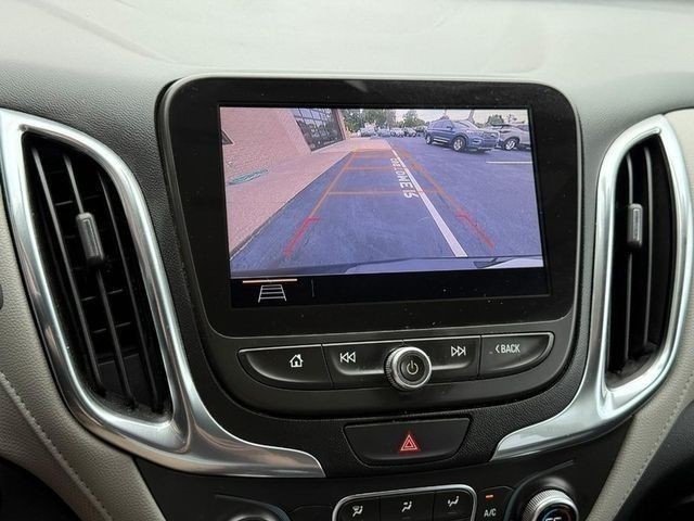 Chevrolet Equinox Vehicle Full-screen Gallery Image 24