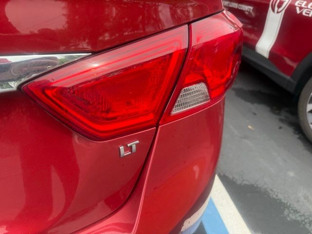 Chevrolet Impala Vehicle Full-screen Gallery Image 12