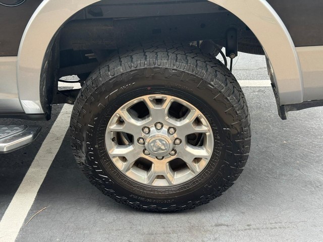 Ram 2500 Vehicle Full-screen Gallery Image 5