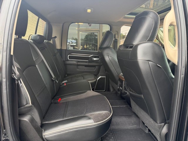 Ram 2500 Vehicle Full-screen Gallery Image 11