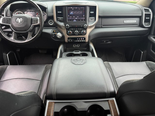 Ram 2500 Vehicle Full-screen Gallery Image 12