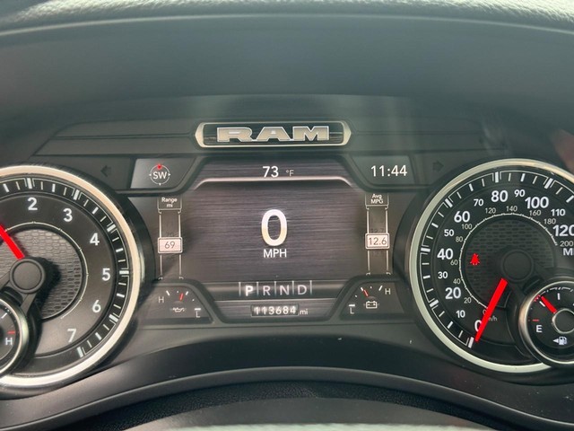 Ram 2500 Vehicle Full-screen Gallery Image 21