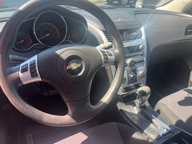 Chevrolet Malibu Vehicle Full-screen Gallery Image 6