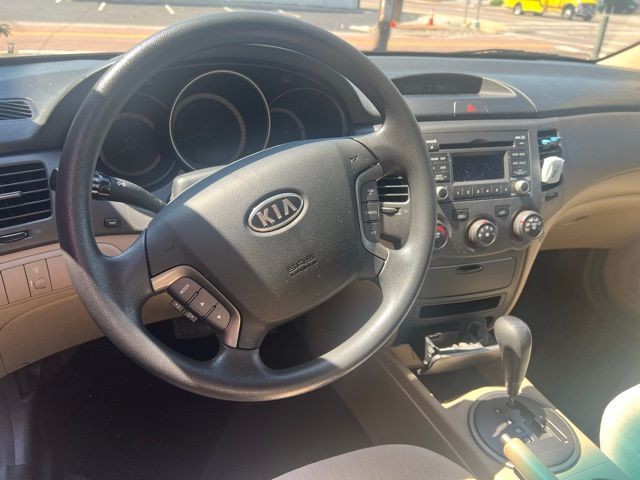 Kia Optima Vehicle Full-screen Gallery Image 6