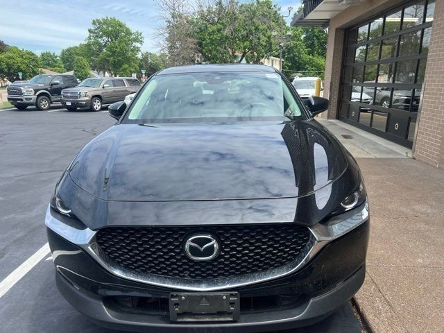 Mazda CX-30 Vehicle Full-screen Gallery Image 02