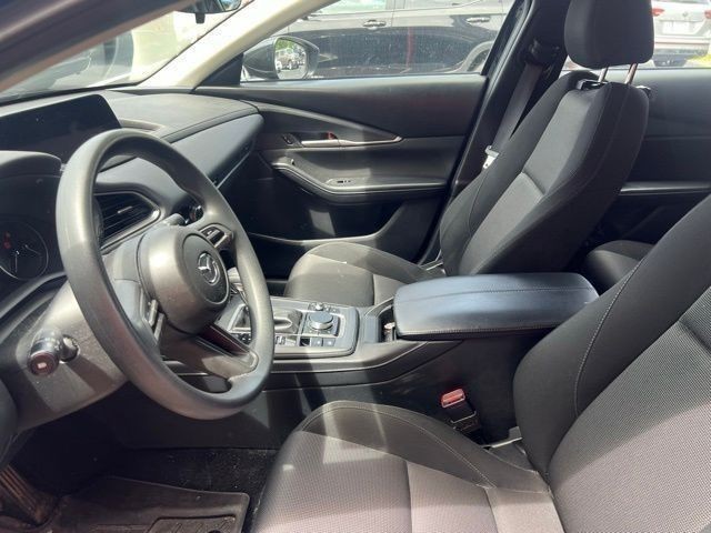 Mazda CX-30 Vehicle Full-screen Gallery Image 05