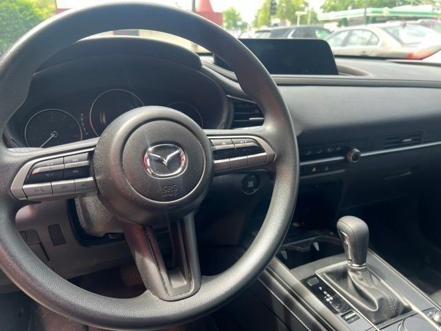 Mazda CX-30 Vehicle Full-screen Gallery Image 06