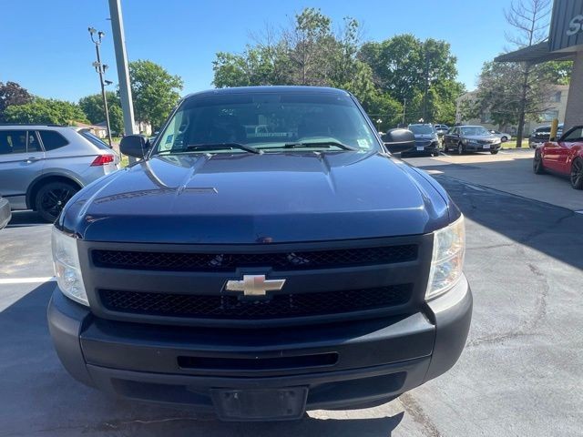 Chevrolet Silverado 1500 Vehicle Full-screen Gallery Image 02