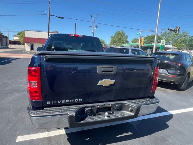 Chevrolet Silverado 1500 Vehicle Full-screen Gallery Image 04