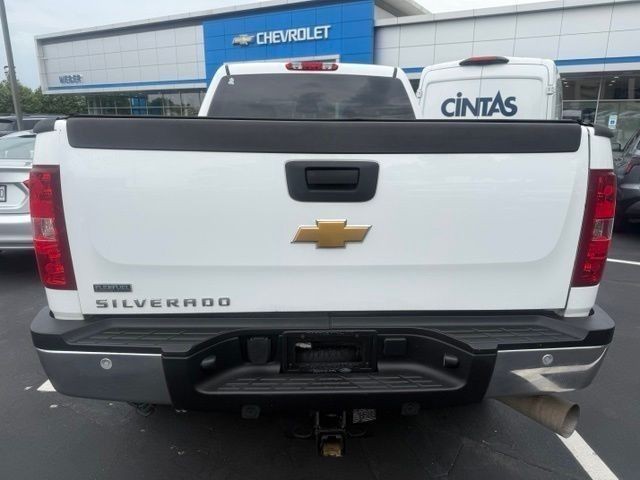 Chevrolet Silverado 2500HD Vehicle Full-screen Gallery Image 4