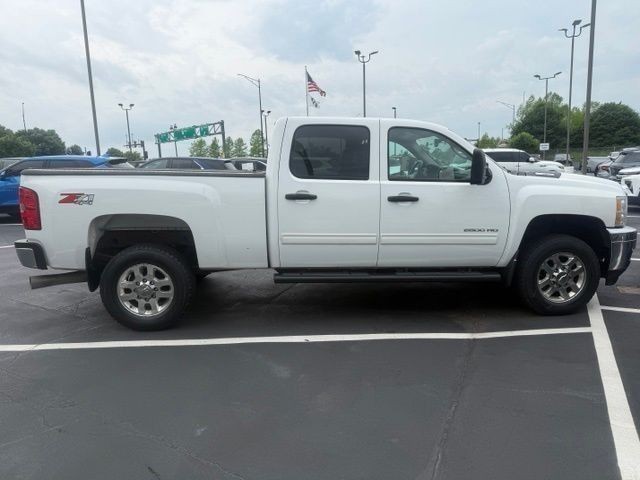 Chevrolet Silverado 2500HD Vehicle Full-screen Gallery Image 9