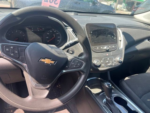 Chevrolet Malibu Vehicle Full-screen Gallery Image 07