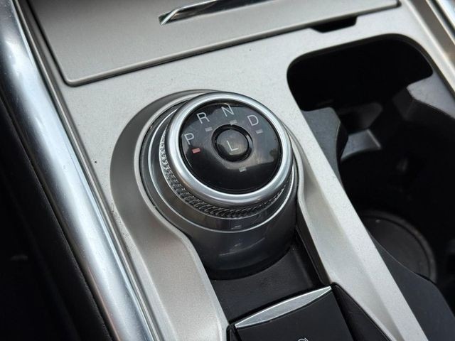 Ford Explorer Vehicle Full-screen Gallery Image 22