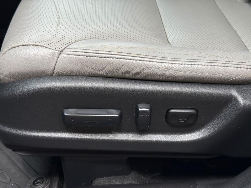 Honda CR-V Vehicle Full-screen Gallery Image 19