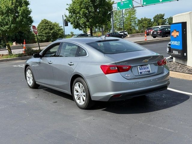 Chevrolet Malibu Vehicle Full-screen Gallery Image 3