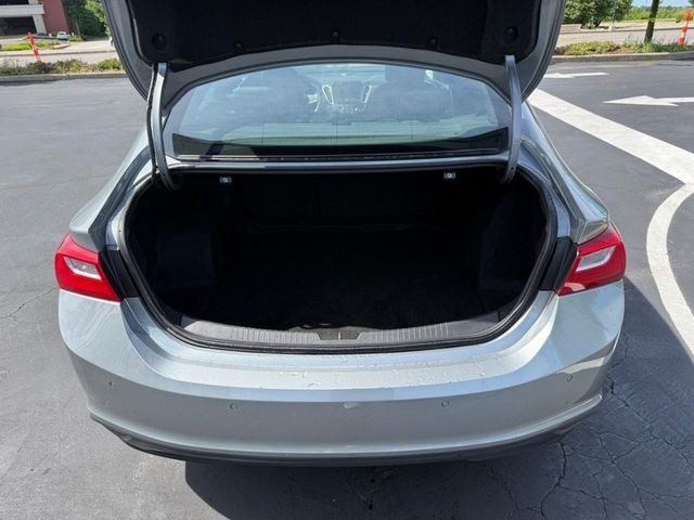 Chevrolet Malibu Vehicle Full-screen Gallery Image 5