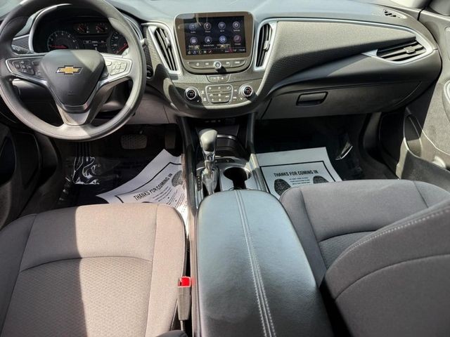 Chevrolet Malibu Vehicle Full-screen Gallery Image 11