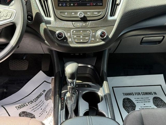 Chevrolet Malibu Vehicle Full-screen Gallery Image 14