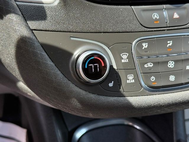 Chevrolet Malibu Vehicle Full-screen Gallery Image 22