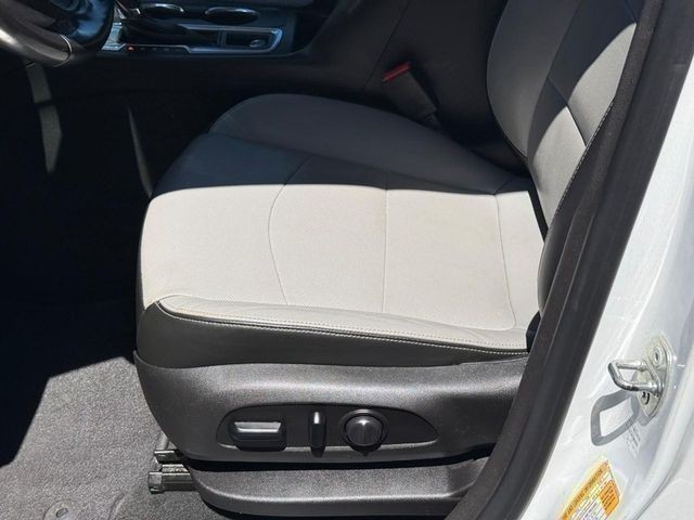 Chevrolet Equinox Vehicle Full-screen Gallery Image 17