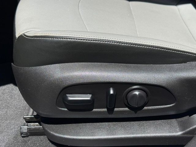 Chevrolet Equinox Vehicle Full-screen Gallery Image 18