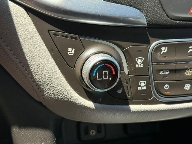 Chevrolet Equinox Vehicle Full-screen Gallery Image 22
