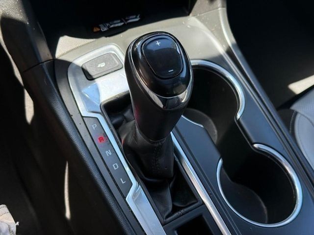 Chevrolet Equinox Vehicle Full-screen Gallery Image 23
