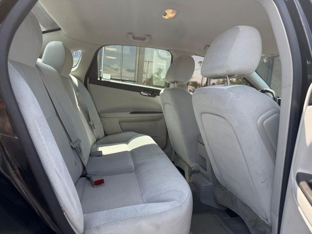 Chevrolet Impala Limited Vehicle Full-screen Gallery Image 9