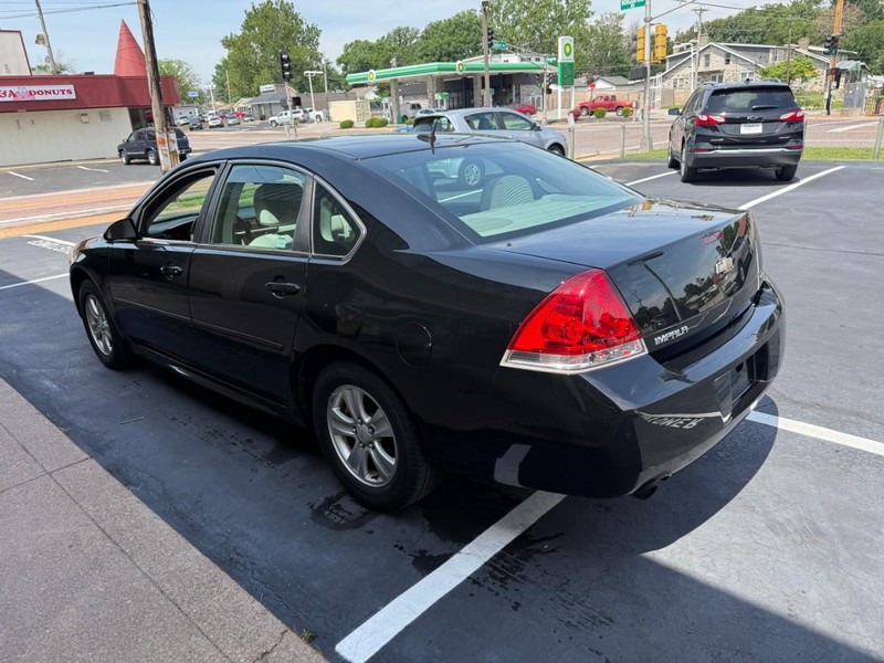 Chevrolet Impala Limited Vehicle Full-screen Gallery Image 04