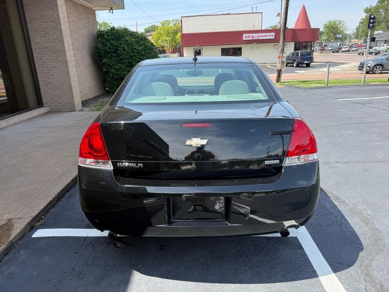 Chevrolet Impala Limited Vehicle Full-screen Gallery Image 06