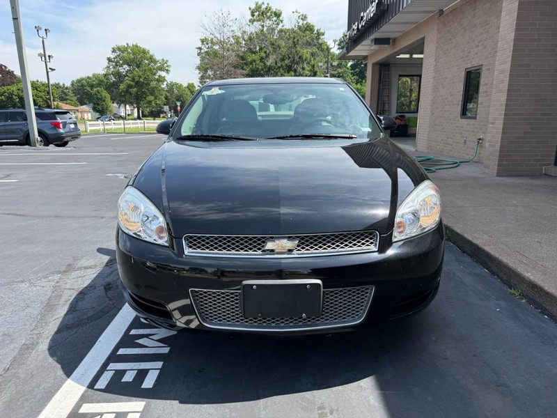 Chevrolet Impala Limited Vehicle Full-screen Gallery Image 08